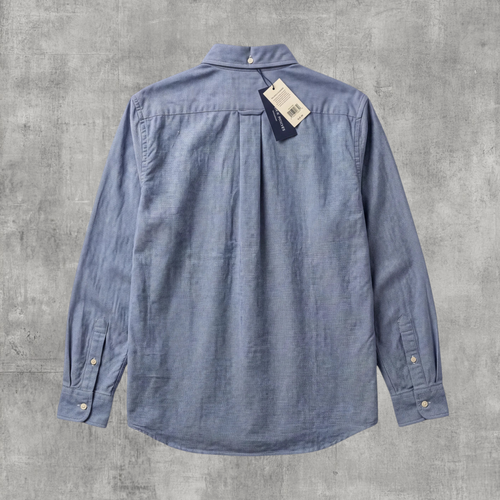 Tył męskiej niebieskiej koszuli z długim rękawem sweet_szop Polo Ralph Lauren z kołnierzykiem button-down