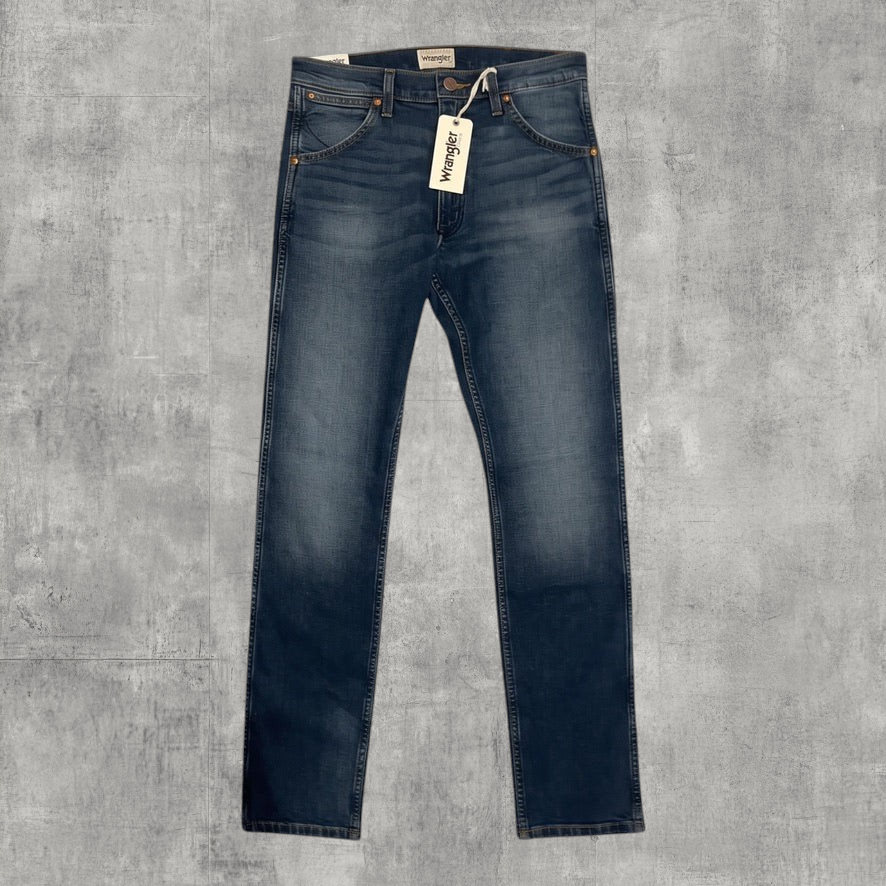 Męskie jeansy slim fit sweet_szop Wrangler w kolorze niebieskim z subtelnymi przetarciami i oryginalnymi metkami